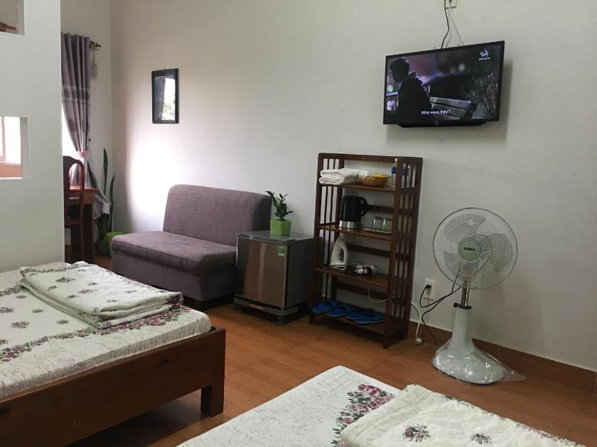 Phòng 4 người nhìn ra vườn