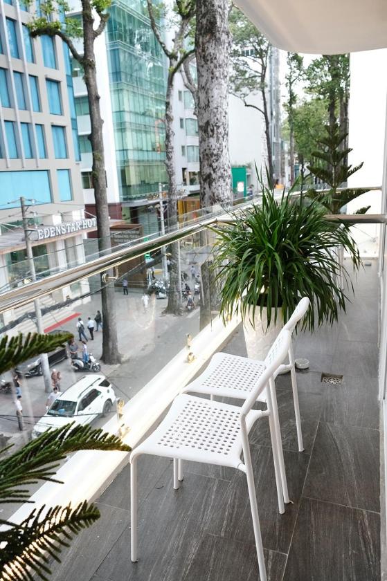 Phòng 3 Người Nhìn Ra Thành Phố