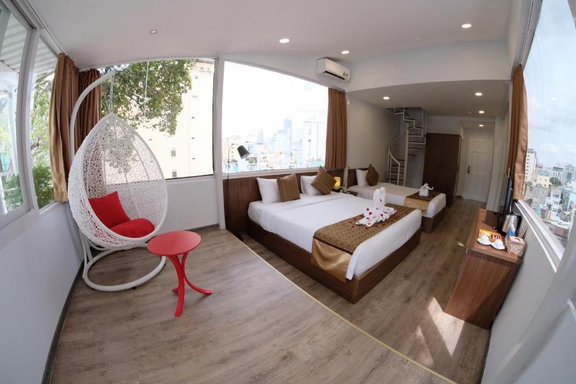 Phòng 4 Người Có Ban Công