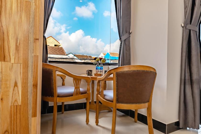 Phòng Deluxe Giường Đôi Có Ban Công Phòng Deluxe Giường Đôi Có Ban Công