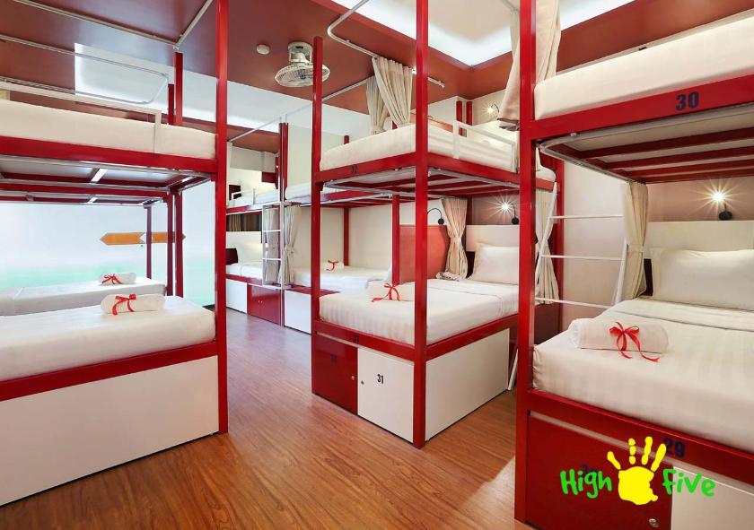 Giường Tầng Trong Phòng Ngủ Tập Thể Cho Nam Và Nữ Giường Tầng Trong Phòng Ngủ Tập Thể Cho Nam Và Nữ