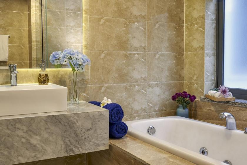 Suite Royal Nhìn Ra Đồi Suite Royal Nhìn Ra Đồi