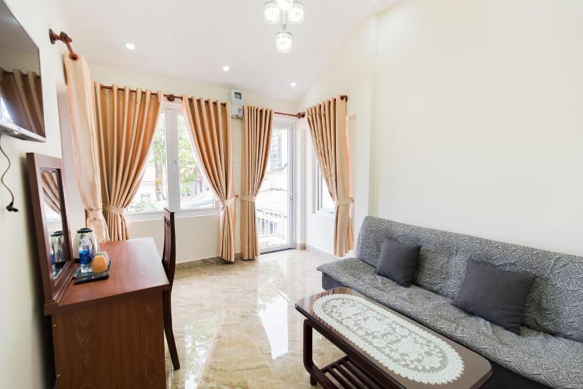 Phòng Gia Đình Có Ban Công Phòng Gia Đình Có Ban Công