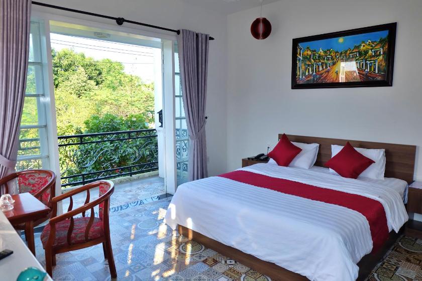 Phòng Deluxe Giường Đôi Có Ban Công Phòng Deluxe Giường Đôi Có Ban Công