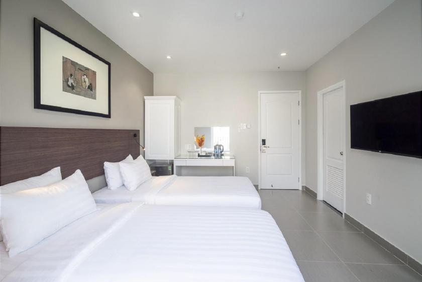 Suite Junior Có Ban Công (Tủ Lạnh Mini Miễn Phí)