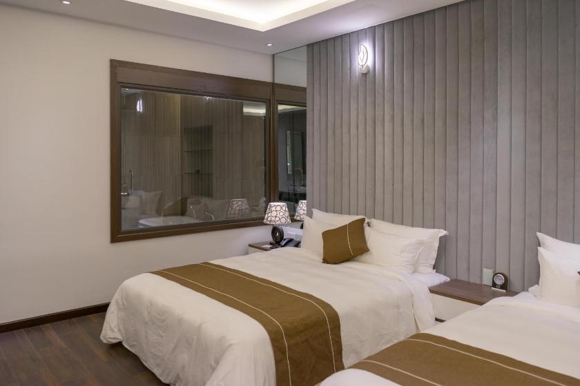 Phòng Gia Đình Có Bồn Tắm