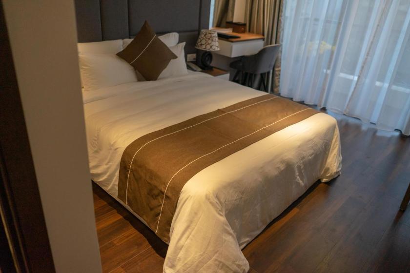 Phòng Deluxe Giường Đôi Có Ban Công