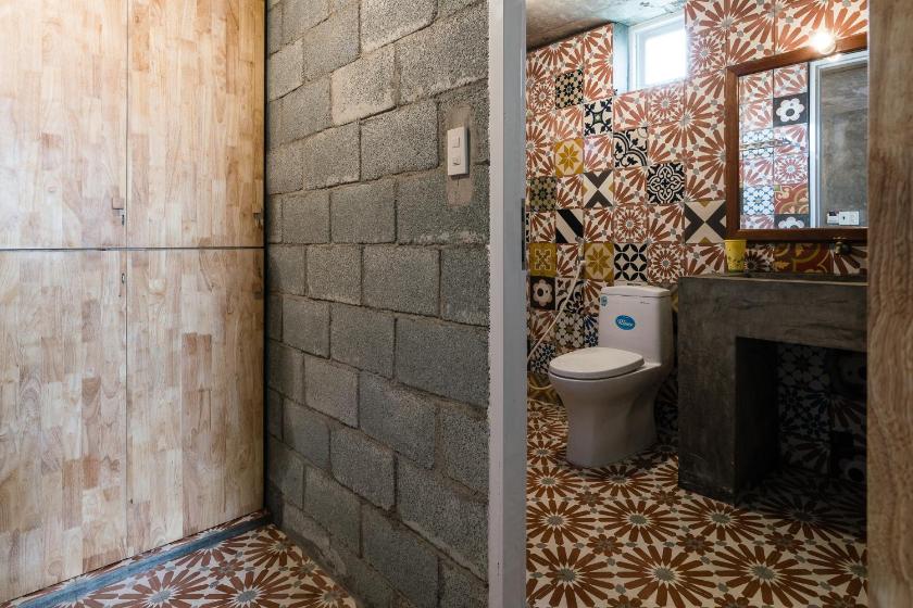 Phòng gia đình với phòng tắm riêng. Phòng gia đình với phòng tắm riêng.