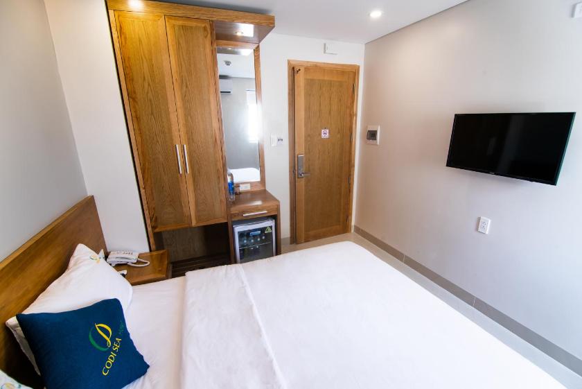 Phòng Deluxe (2 Người lớn + 1 Trẻ em) Phòng Deluxe (2 Người lớn + 1 Trẻ em)