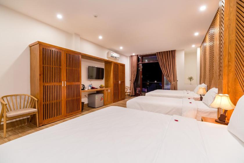 Suite Gia Đình Có Ban Công Suite Gia Đình Có Ban Công