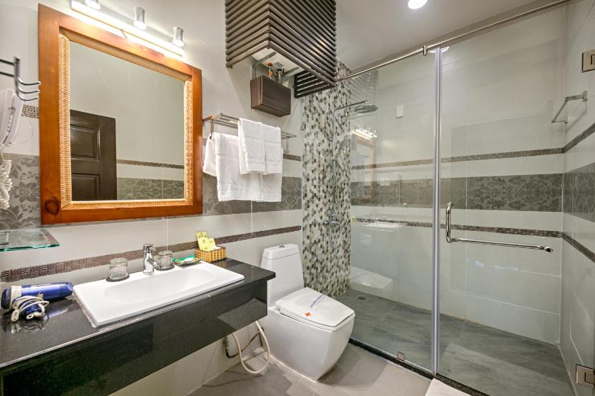 Phòng Luxury Có Giường Cỡ King Nhìn Ra Sông Hàn Phòng Luxury Có Giường Cỡ King Nhìn Ra Sông Hàn