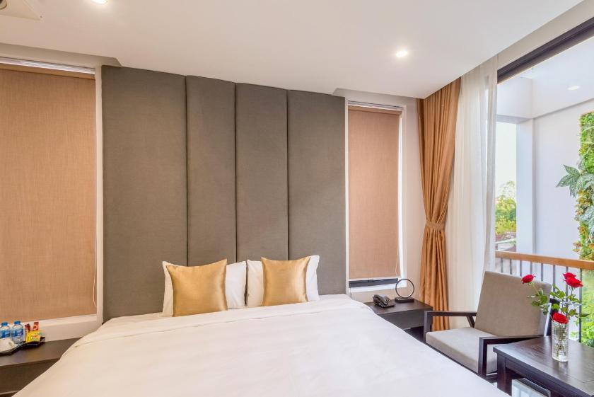 Phòng Deluxe Giường Đôi Có Ban Công Phòng Deluxe Giường Đôi Có Ban Công