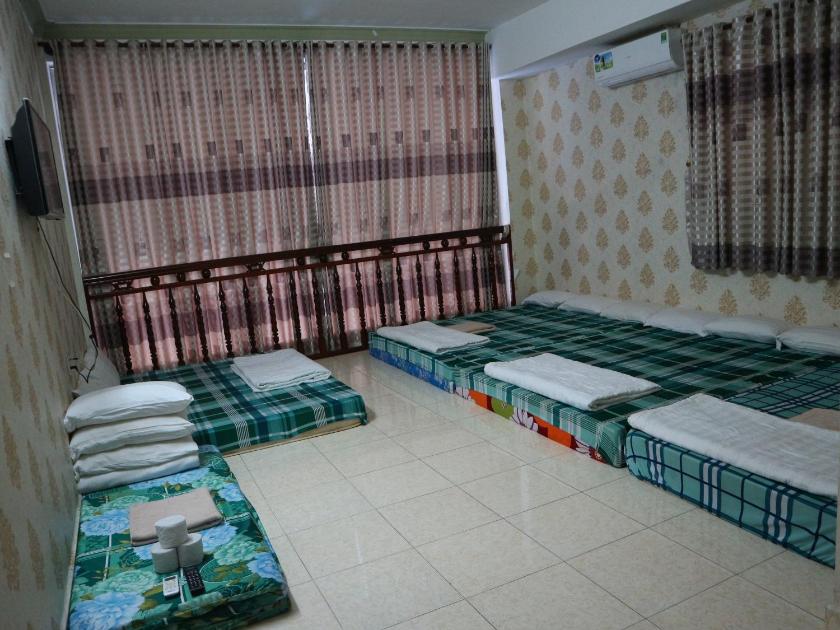 Phòng Ngủ Tập Thể Cho Cả Nam Và Nữ