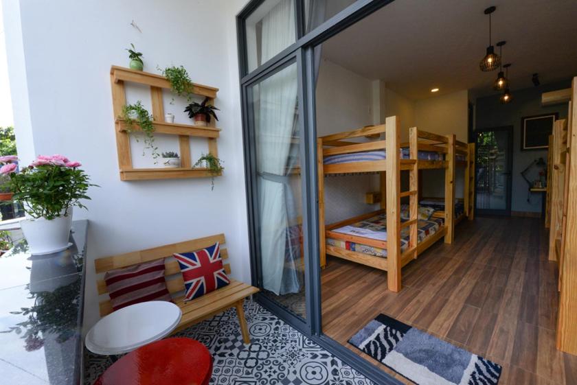 Phòng ngủ Tập thể 8 Giường cho cả Nam và Nữ