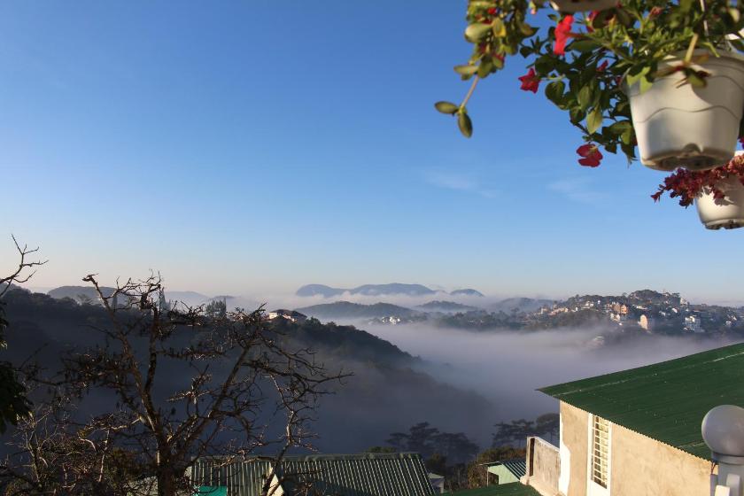 Phòng Deluxe Giường Đôi Có Ban Công