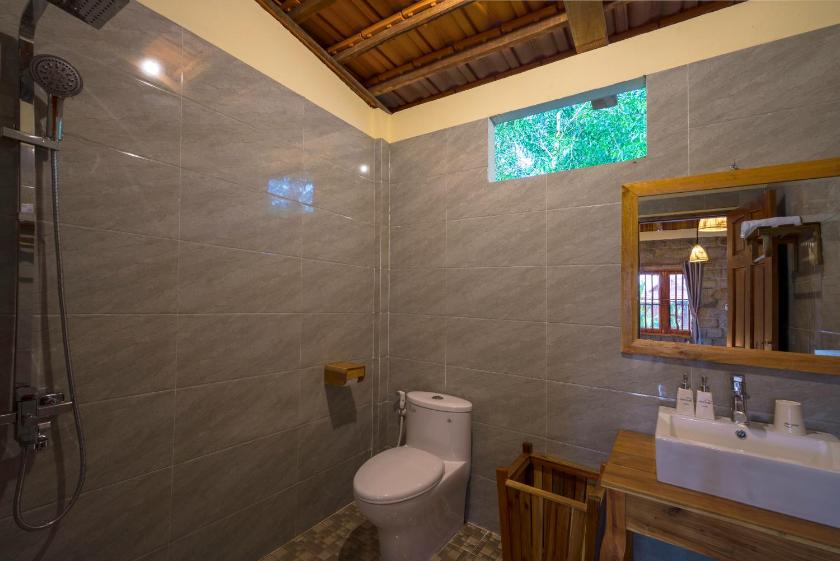 Cottage Nhìn Ra Vườn