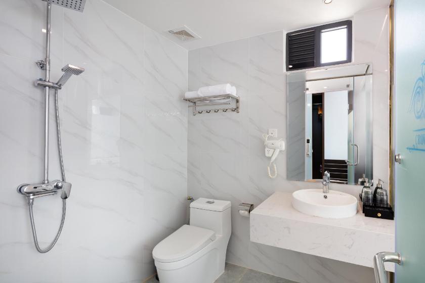 Phòng Deluxe Nhìn Một Phần Ra Biển Phòng Deluxe Nhìn Một Phần Ra Biển