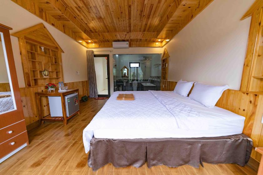 Phòng Giường Đôi Nhìn Ra Hồ Bơi