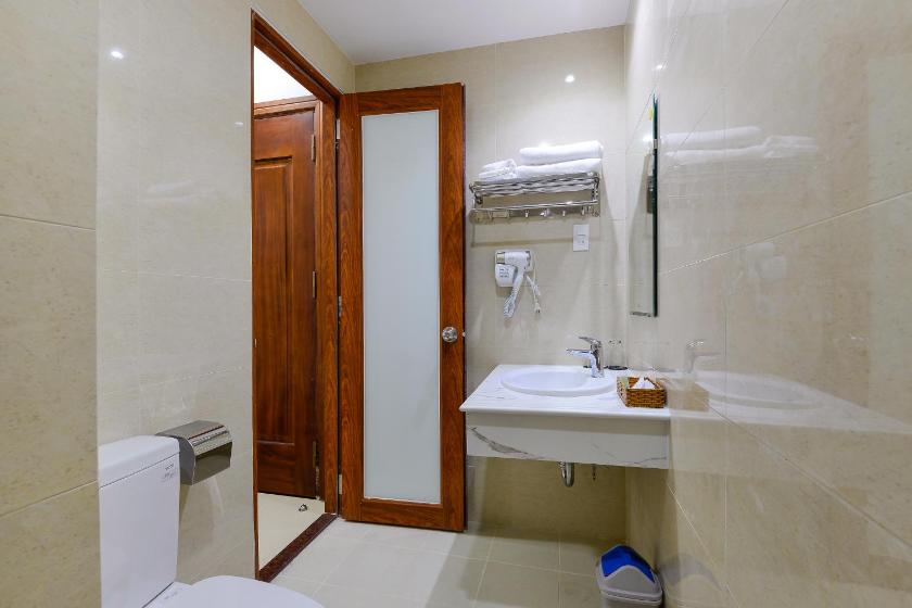 Phòng 2 Giường Đơn Có Vòi Sen Phòng 2 Giường Đơn Có Vòi Sen