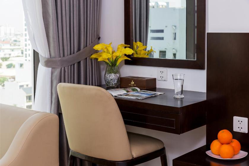 Phòng Deluxe Có Giường Cỡ King Với Bồn Tắm Và Tầm Nhìn Ra Thành Phố Phòng Deluxe Có Giường Cỡ King Với Bồn Tắm Và Tầm Nhìn Ra Thành Phố