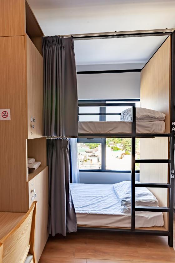 Giường Tầng Trong Phòng Ngủ Tập Thể Cho Nam Và Nữ