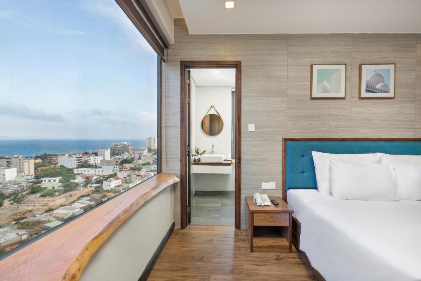 Studio Nhìn Ra Biển