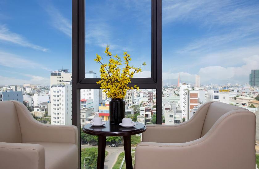 Phòng Deluxe Có Giường Cỡ King Với Bồn Tắm Và Tầm Nhìn Ra Thành Phố Phòng Deluxe Có Giường Cỡ King Với Bồn Tắm Và Tầm Nhìn Ra Thành Phố