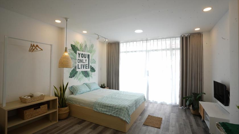 Phòng Deluxe Giường Đôi Có Ban Công