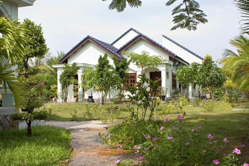 Phòng Deluxe Giường Đôi Nhìn Ra Vườn Phòng Deluxe Giường Đôi Nhìn Ra Vườn