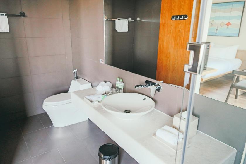 Phòng Deluxe Giường Đôi Nhìn Ra Thành Phố Phòng Deluxe Giường Đôi Nhìn Ra Thành Phố