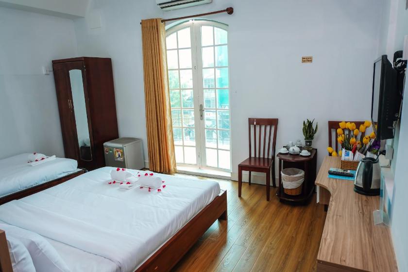 Phòng 3 Người Nhìn Ra Thành Phố Phòng 3 Người Nhìn Ra Thành Phố