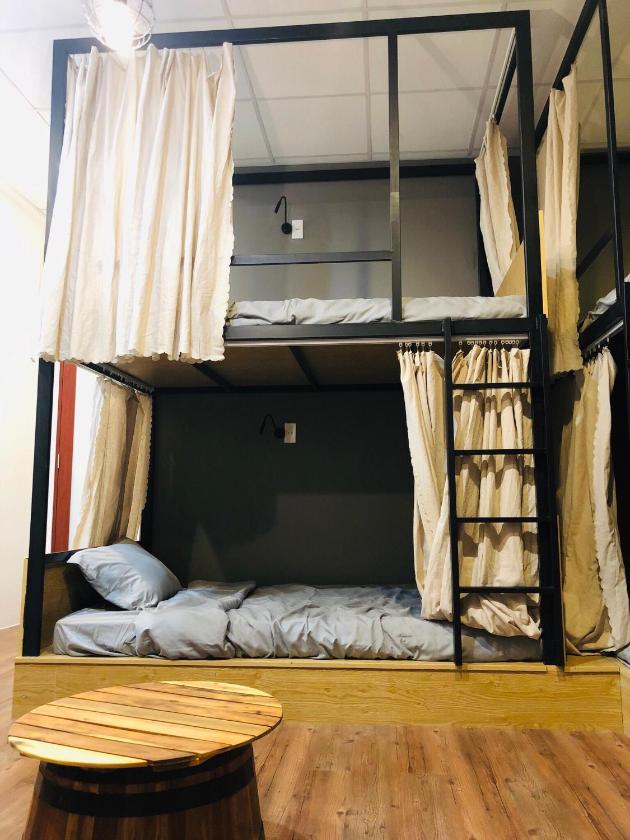 Phòng Ngủ Tập Thể 6 Giường Cho Cả Nam Và Nữ