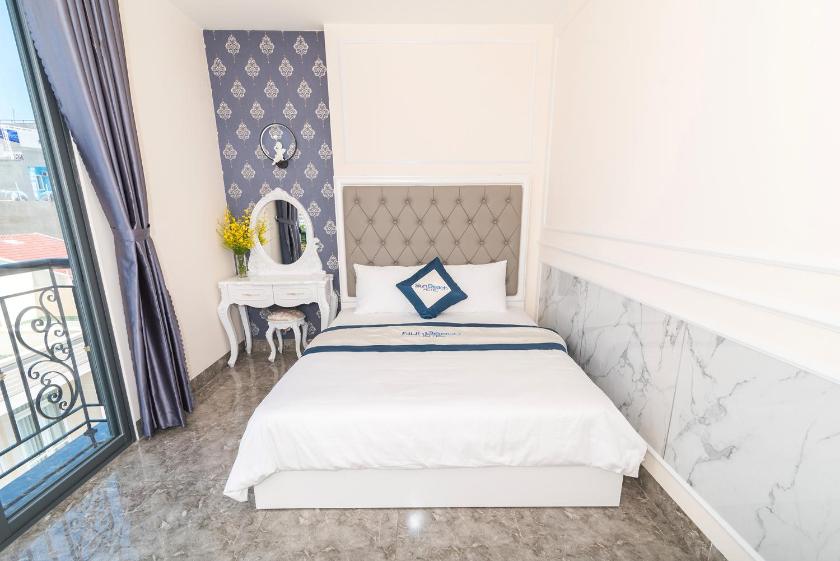 Phòng Deluxe Giường Đôi Có Ban Công Phòng Deluxe Giường Đôi Có Ban Công