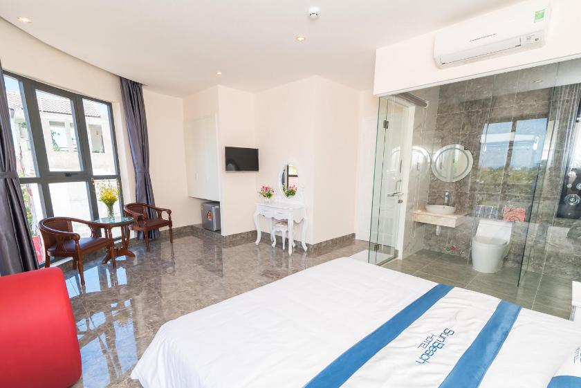 Suite có Tầm nhìn ra Ban công và Bờ hồ Suite có Tầm nhìn ra Ban công và Bờ hồ