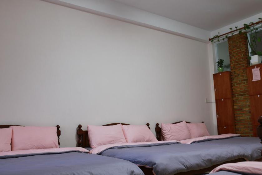 Phòng Ngủ Tập Thể Cho Cả Nam Và Nữ Phòng Ngủ Tập Thể Cho Cả Nam Và Nữ