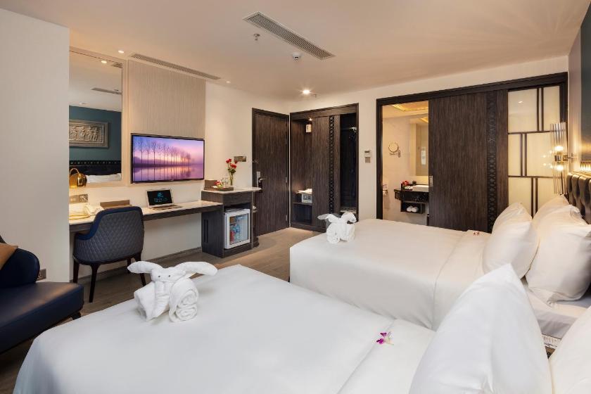 Phòng cho 3 người có Ban Công Phòng cho 3 người có Ban Công