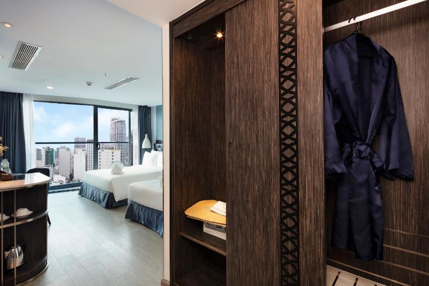 Phòng 3 Người Nhìn Ra Thành Phố Phòng 3 Người Nhìn Ra Thành Phố