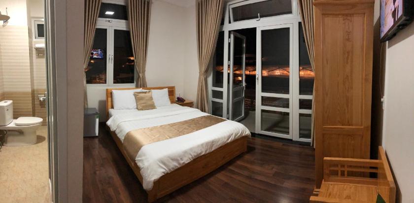 Phòng Có Giường Cỡ Queen Với Ban Công Phòng Có Giường Cỡ Queen Với Ban Công