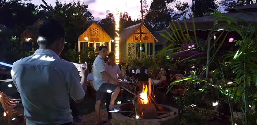 Phòng Giường Đôi Nhìn Ra Vườn Phòng Giường Đôi Nhìn Ra Vườn