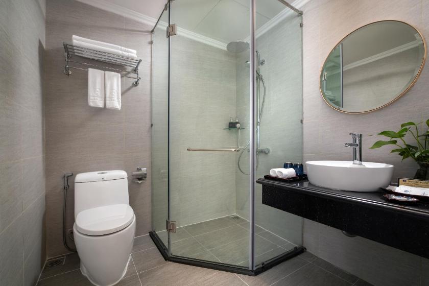 Phòng Deluxe Giường Đôi Nhìn Ra Thành Phố