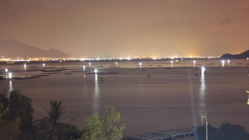 Phòng Giường đôi Deluxe (2 Người lớn + 1 Trẻ em) Phòng Giường đôi Deluxe (2 Người lớn + 1 Trẻ em)