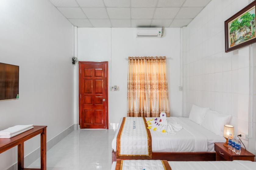 Phòng 4 người nhìn ra vườn Phòng 4 người nhìn ra vườn