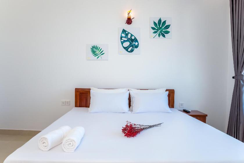 Phòng Deluxe Giường Đôi Có Ban Công Phòng Deluxe Giường Đôi Có Ban Công