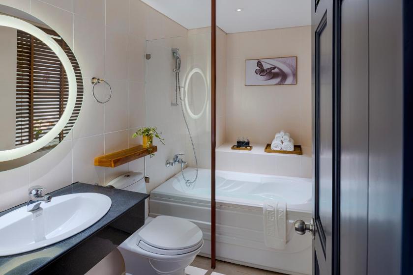 Phòng Deluxe Giường Đôi/2 Giường Đơn Có Cửa Sổ Nhỏ Phòng Deluxe Giường Đôi/2 Giường Đơn Có Cửa Sổ Nhỏ