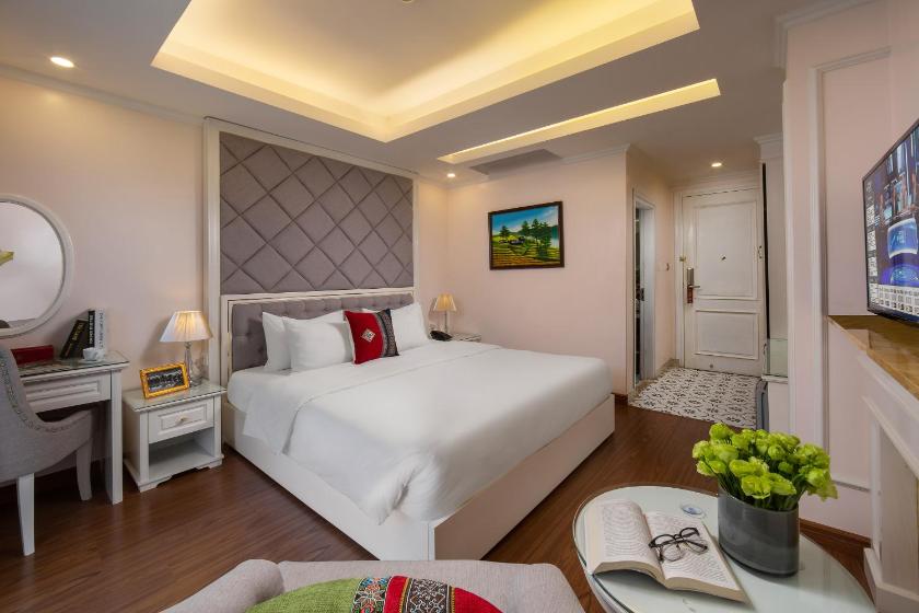 Phòng Superior Giường Đôi Có Ban Công Phòng Superior Giường Đôi Có Ban Công