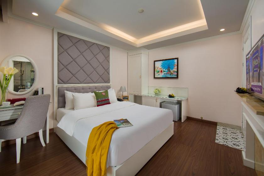 Phòng Superior Giường Đôi Có Ban Công Phòng Superior Giường Đôi Có Ban Công