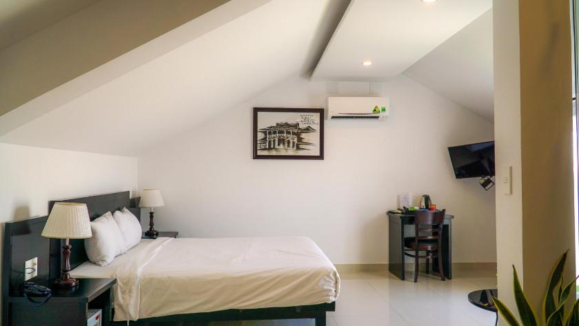 Attic Double Room with River View and Balcony