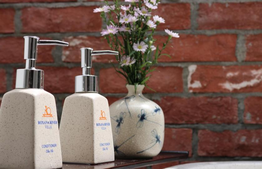 Phòng Áp Mái Deluxe Với Ban Công Và Tầm Nhìn Ra Sông Phòng Áp Mái Deluxe Với Ban Công Và Tầm Nhìn Ra Sông