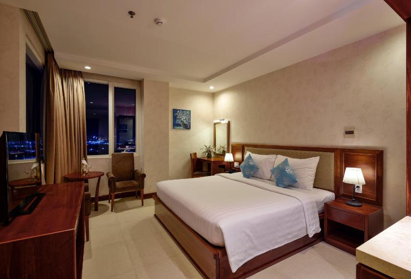Phòng Deluxe Giường Đôi Nhìn Ra Sông Phòng Deluxe Giường Đôi Nhìn Ra Sông