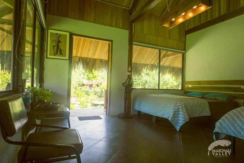 Phòng 3 Người Nhìn Ra Vườn